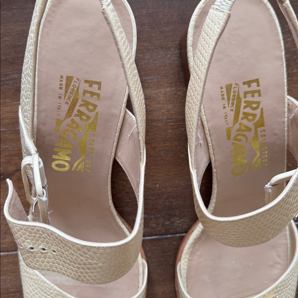 Sz 10 AA Ferragamo DK 06395 pale yellow gargano avorio calf Liz Prt sandals - Picture 5 of 17